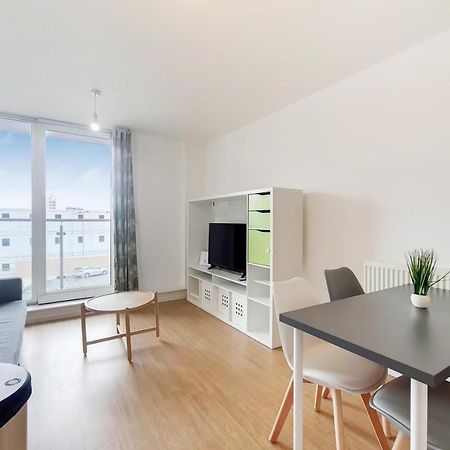 Free Parking - Two Bed Apartment By London Docklands Exteriör bild