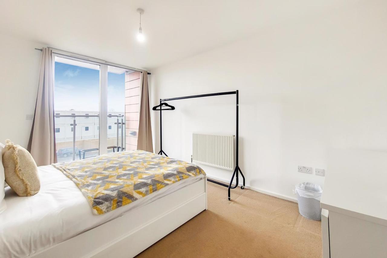 Free Parking - Two Bed Apartment By London Docklands Exteriör bild