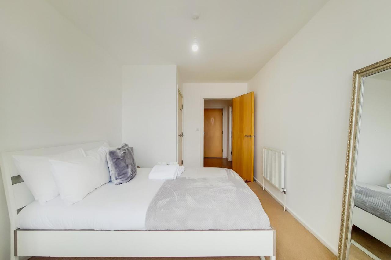 Free Parking - Two Bed Apartment By London Docklands Exteriör bild